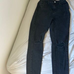 Black skinny jeans. Never worn